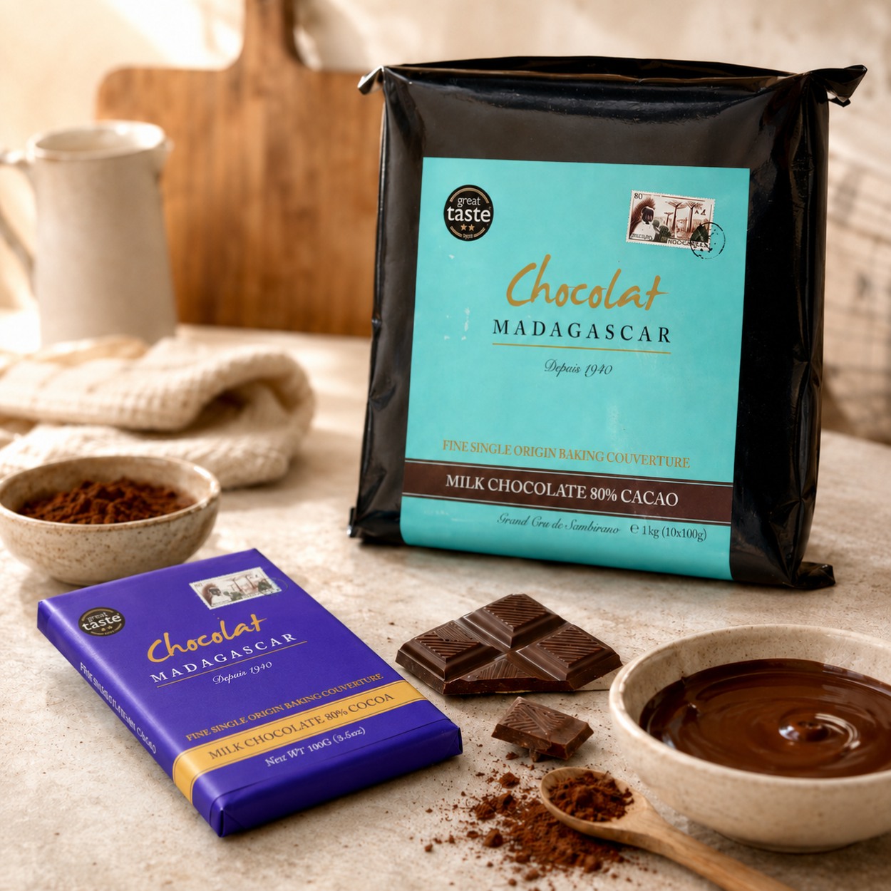 Chocolat Madagascar mléčná čokoláda 80 % kakaa v 1kg balení s 100g tabulkou při přípravě dezertů